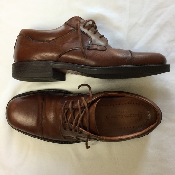 where are johnston and murphy shoes made